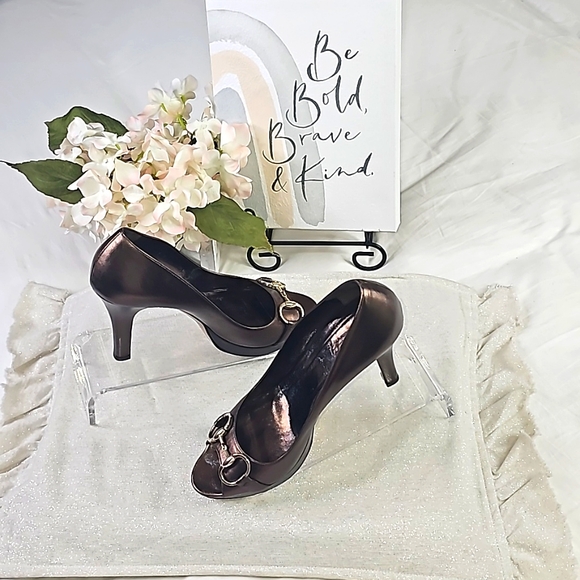 GUCCI 100% Authentic Horsebit Accent Leather High Heels Shoes, Size 9B - Picture 8 of 17